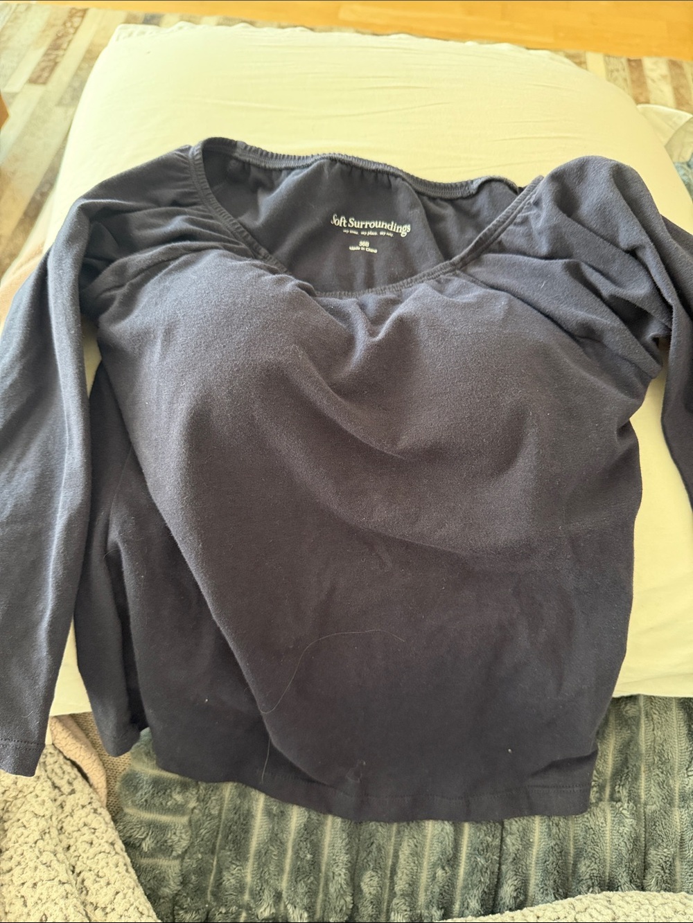 Soft Surroundings Navy Scoop-Neck Long Sleeve Top | Built in Bra